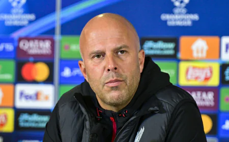 Arne Slot’tan Buruk’a Olay Niteliğinde Davranış