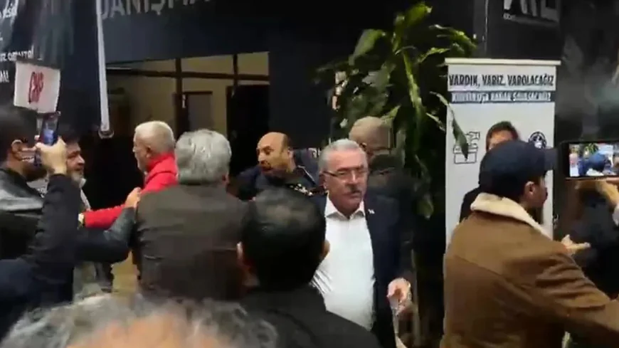 Gazeteciye saldırı CHP Kongresi’nde gündem oldu