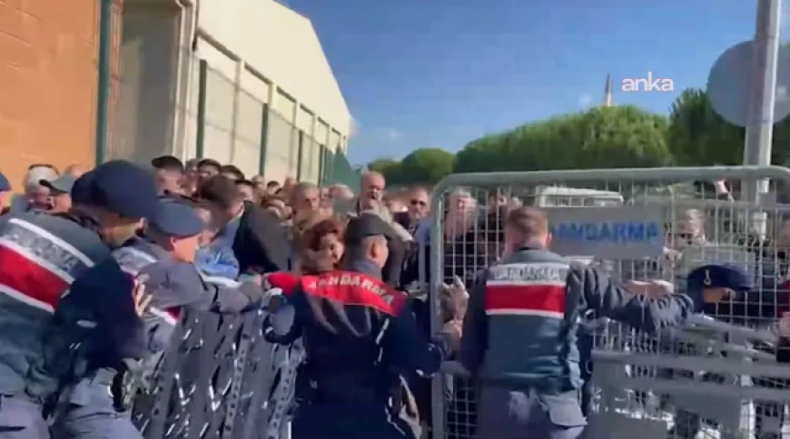 Duruşma öncesi gerilim: İmamoğlu’nun çevresinde kalabalık ve jandarma çatıştı